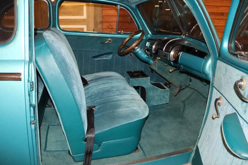 1948 Ford Super Deluxe