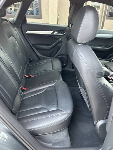 2016 Audi Q3 2.0T quattro Prestige