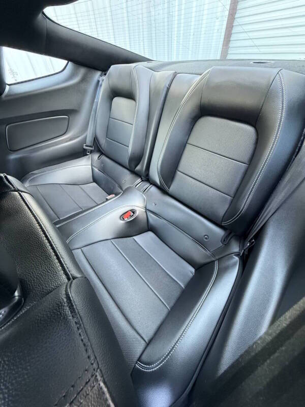 2022 Ford Mustang EcoBoost Premium