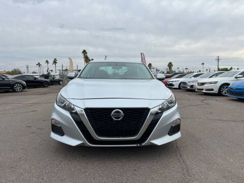 2020 Nissan Altima for sale at Carz R Us LLC in Mesa AZ