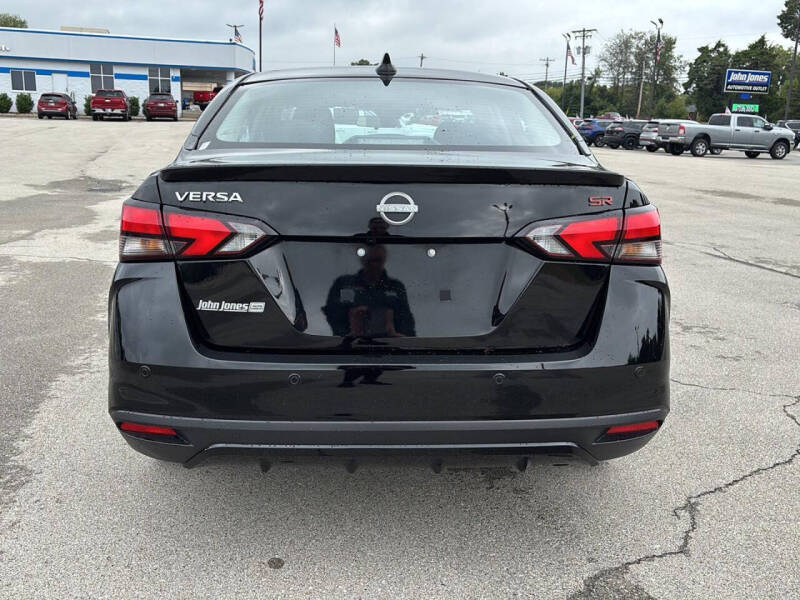 2024 Nissan Versa SR