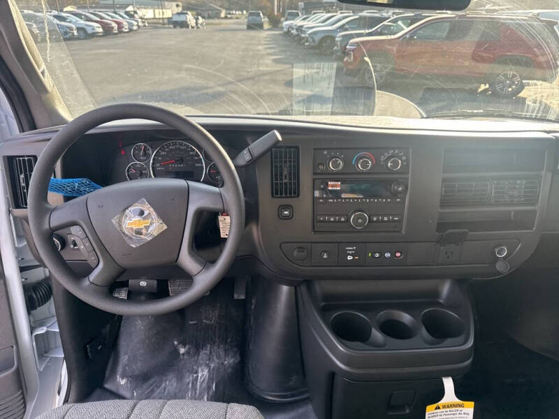 2025 Chevrolet Express 2500