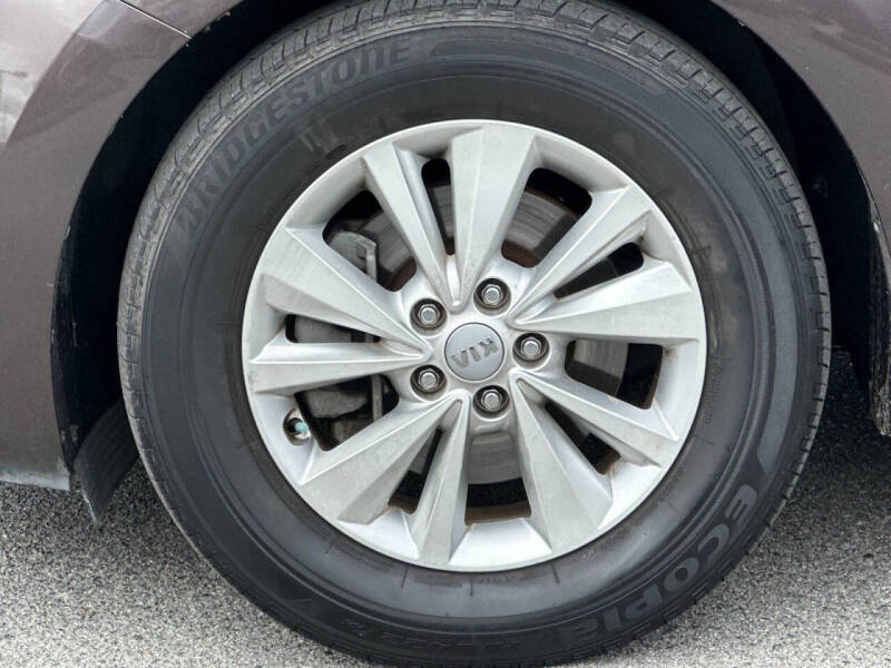 2016 Kia Sedona LX