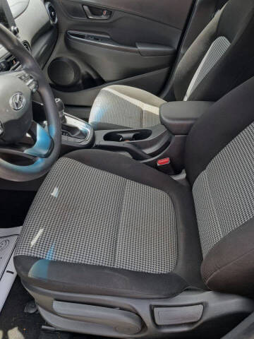 2023 Hyundai Kona SE