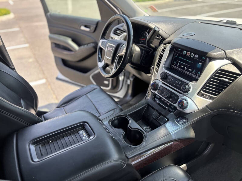 2017 GMC Yukon XL SLT