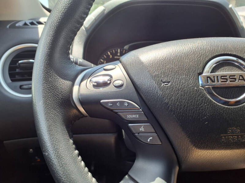 2019 Nissan Pathfinder SV