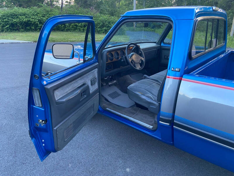 1992 Dodge RAM 150 LE