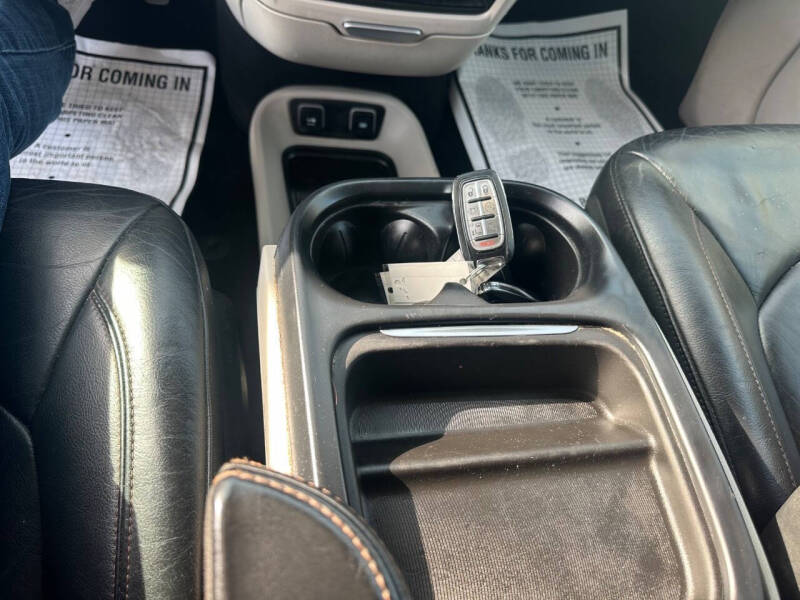 2017 Chrysler Pacifica Touring-L