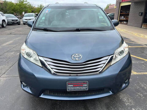 2016 Toyota Sienna XLE 8-Passenger