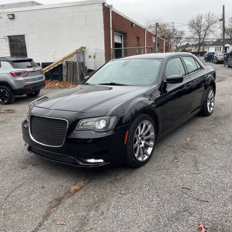 2016 Chrysler 300 S's photo