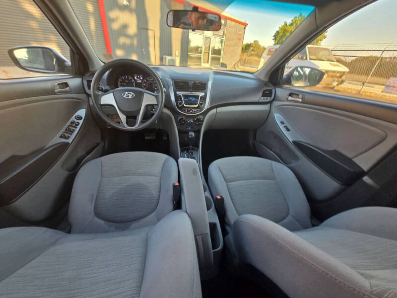 2017 Hyundai Accent SE