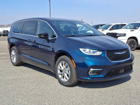 2025 Chrysler Pacifica for sale at Lucas Chrysler Jeep Dodge Ram in Lumberton NJ