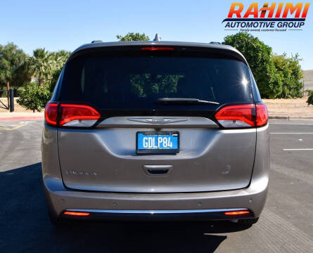 2017 Chrysler Pacifica Touring-L