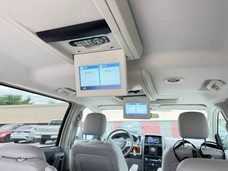 2008 Chrysler Town and Country Touring