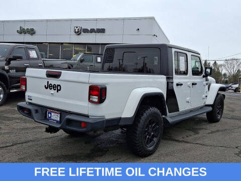 2022 Jeep Gladiator Sport