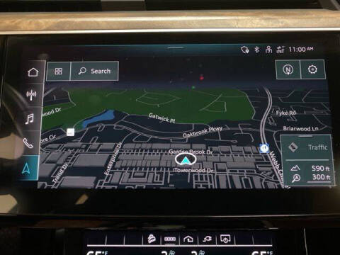 2022 Audi e-tron quattro Premium