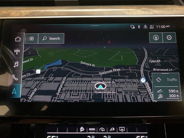 2022 Audi e-tron quattro Premium