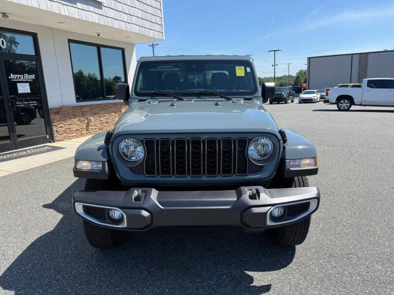 2024 Jeep Gladiator Sport