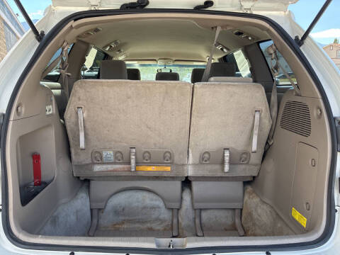 2006 Toyota Sienna CE 8 Passenger