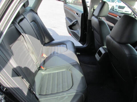 2012 Volkswagen Passat SEL PZEV