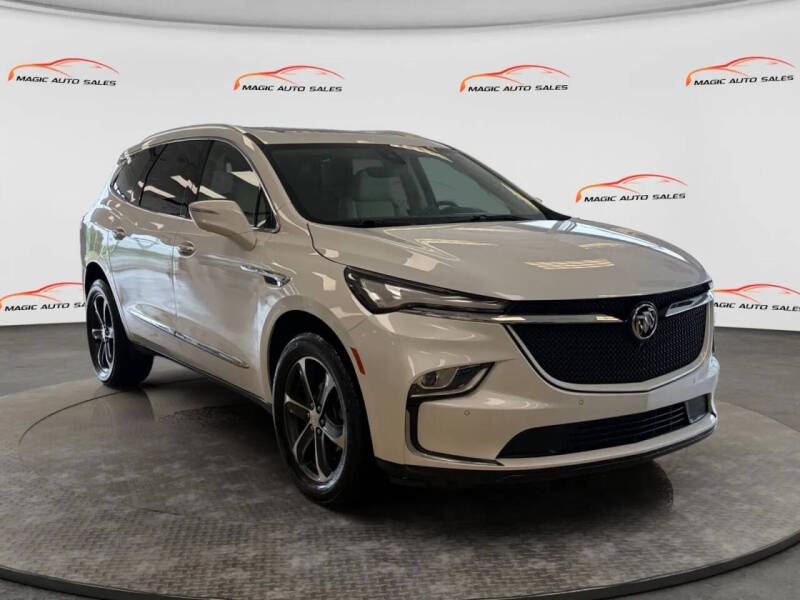 2022 Buick Enclave Essence