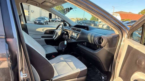 2014 Toyota Prius c Two