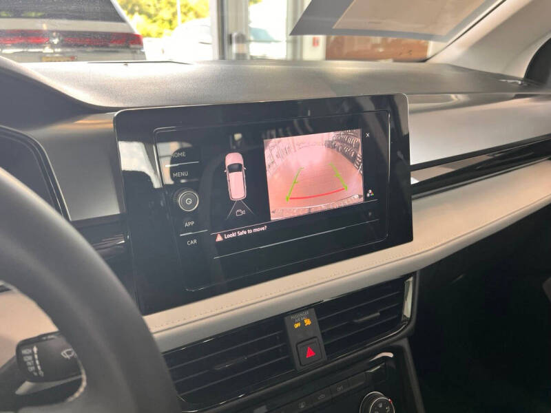 2025 Volkswagen Taos S