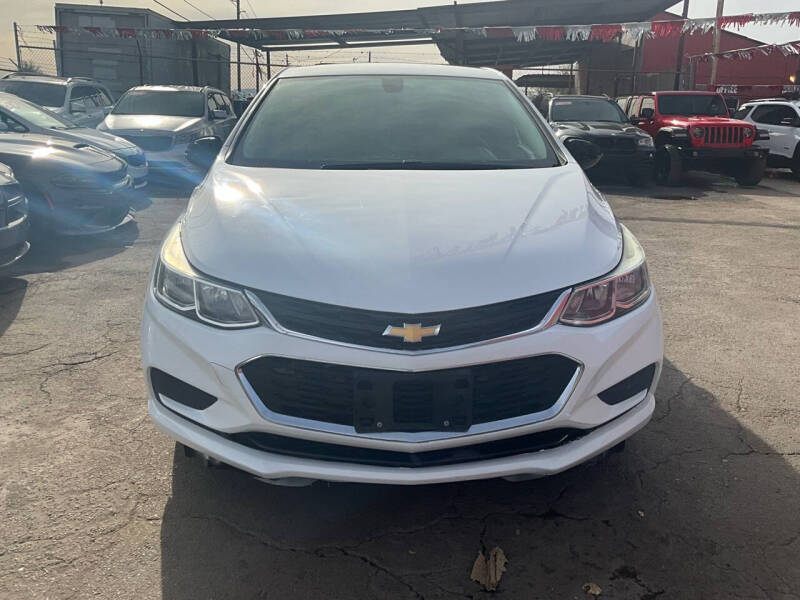 2018 Chevrolet Cruze for sale at M&M Diamond Cars LLC in Phoenix AZ