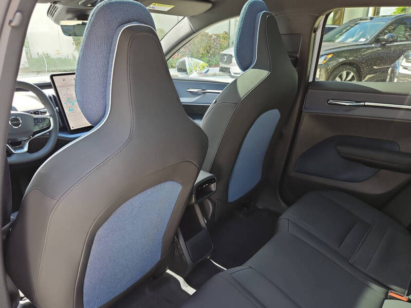 2025 Volvo EX30 Twin Plus