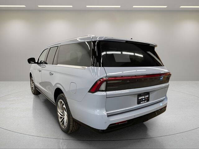 2027 Lincoln Navigator L Reserve