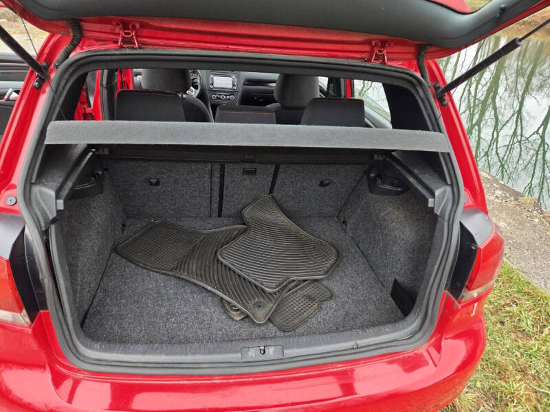 2011 Volkswagen GTI Sunroof photo 16