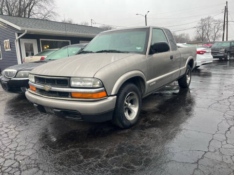 2002 Chevrolet S-10 for sale at Jeffs Auto Sales in Springfield IL