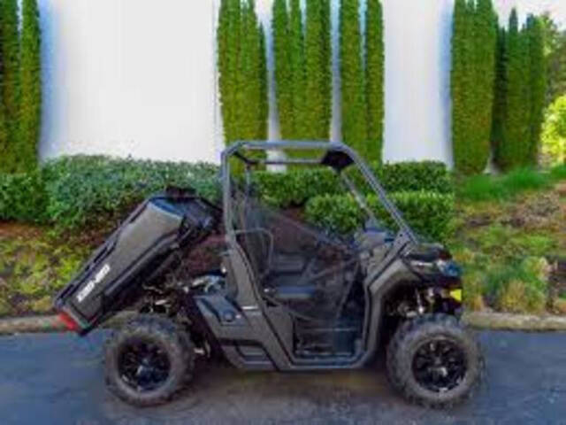 2025 Can-Am Defender