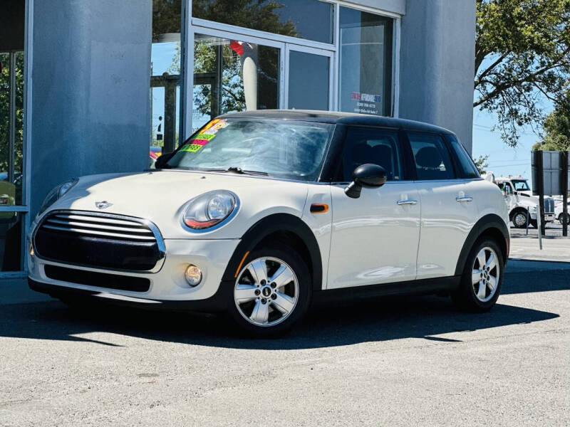 2015 MINI Hardtop 4 Door Cooper