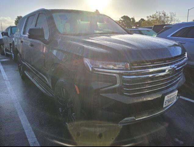 Used 2022 Chevrolet Suburban LT with VIN 1GNSCCKT1NR105729 for sale in Bloomington, IL