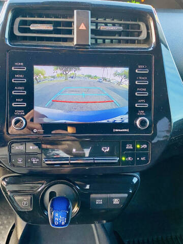 2022 Toyota Prius LE