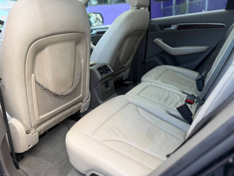 2011 Audi Q5 2.0T quattro Premium Plus