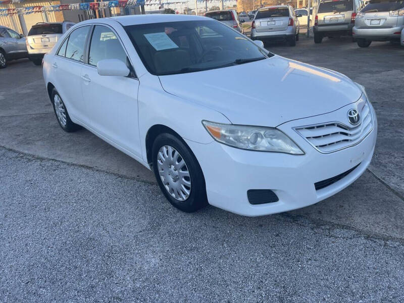 2011 Toyota Camry for sale at AMERICAN AUTO COMPANY in Beaumont TX