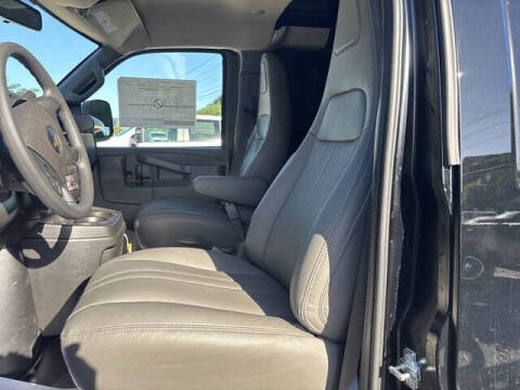 2025 Chevrolet Express 2500