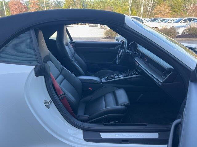 2025 Porsche 911 Carrera