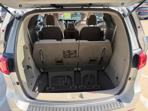 2020 Kia Sedona LX