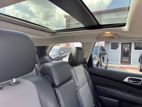 2020 Nissan Pathfinder SL