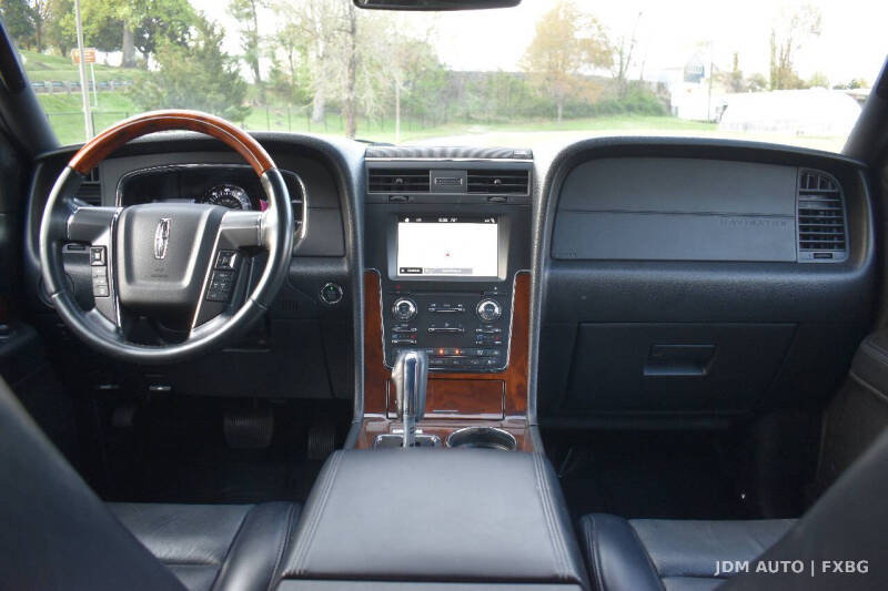 2017 Lincoln Navigator Select
