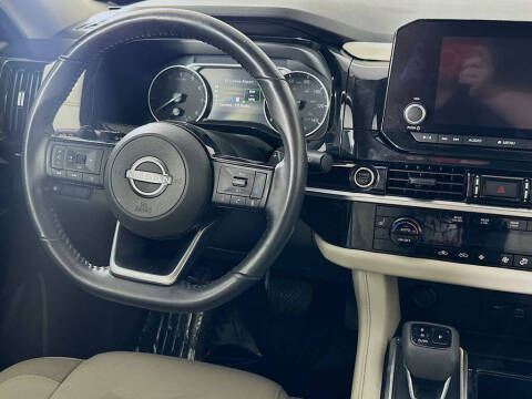 2023 Nissan Pathfinder SV
