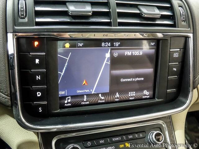 2017 Lincoln Continental Select