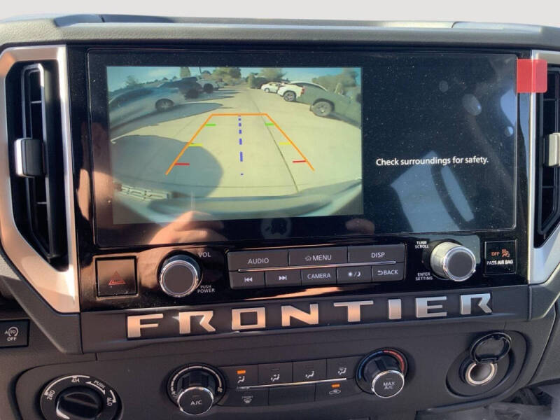 2025 Nissan Frontier SV