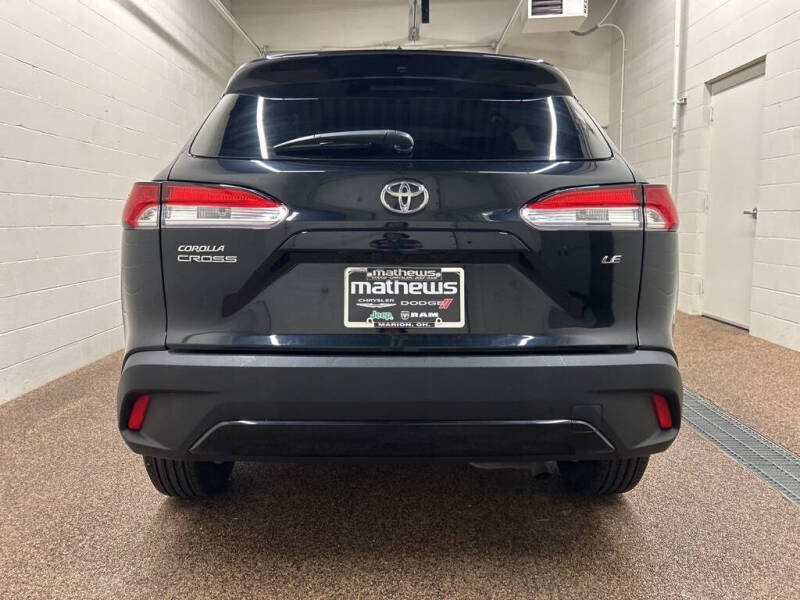2024 Toyota Corolla Cross LE