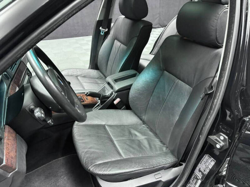 2000 BMW 5 Series 528i