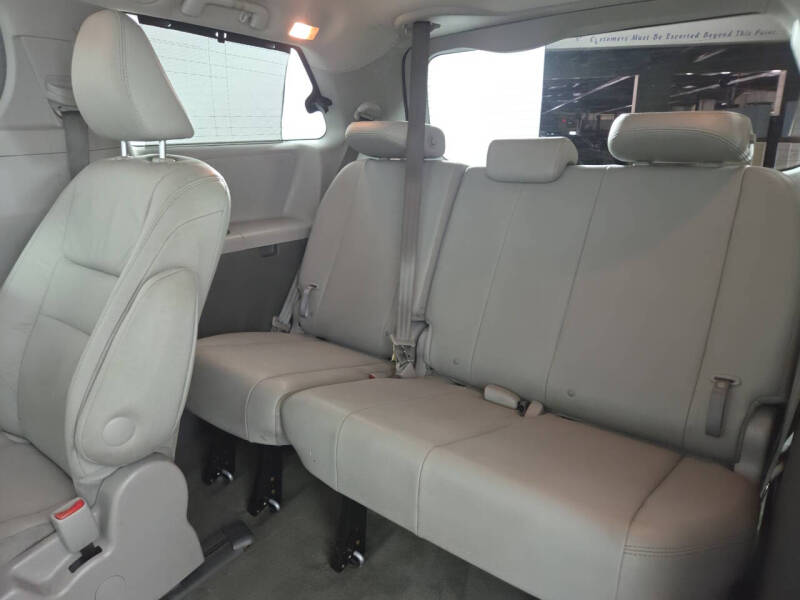 2017 Toyota Sienna XLE 7-Passenger