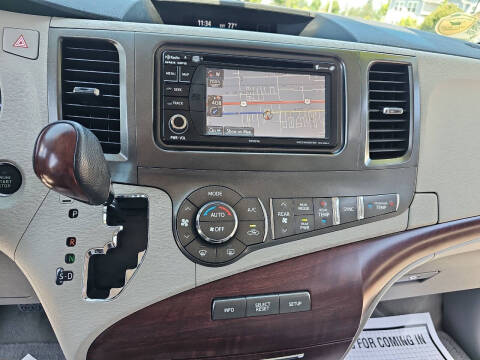 2013 Toyota Sienna XLE Mobility 7-Passenger